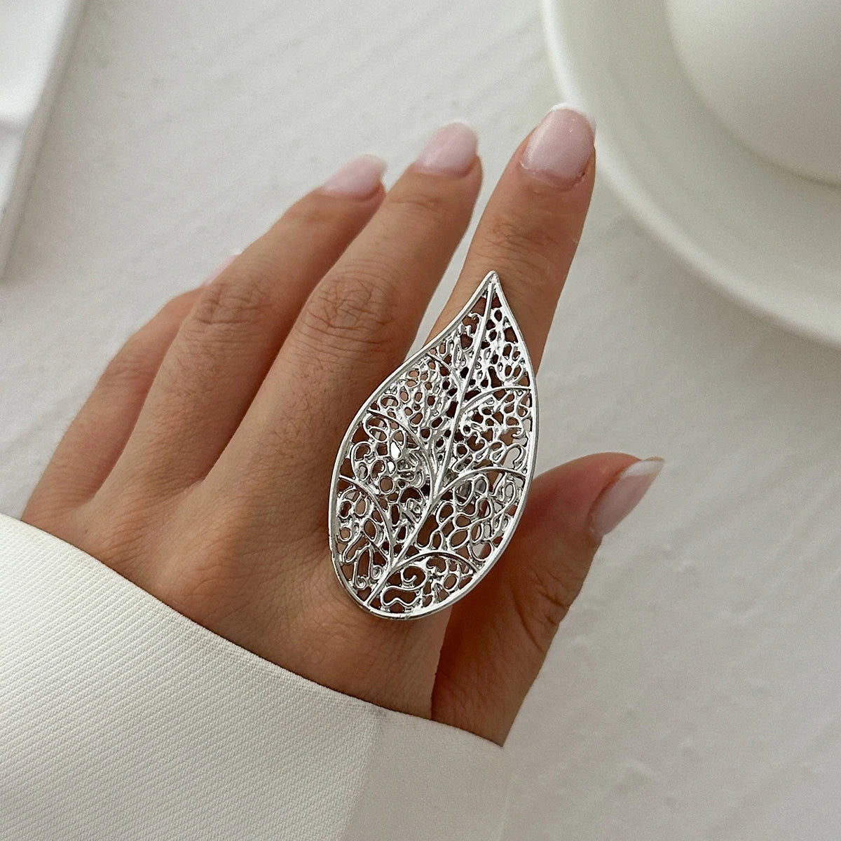 Ingemark Punk Hollow Water Drop Leaf Rings for Women Couples Fashion Statement Vintage Irregular Geometric Finger Ring Jewelry