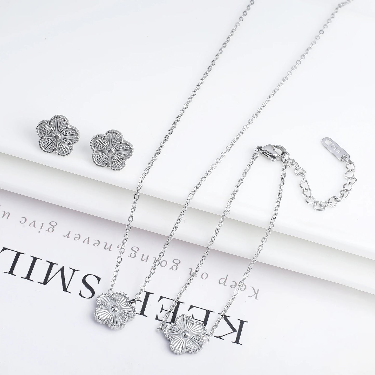 316L Clover Five Leaf Flower Metal Laser Bracelet Necklace Earrings Jewelry Set High Quality Stainless Steel Woman Party Jewelry